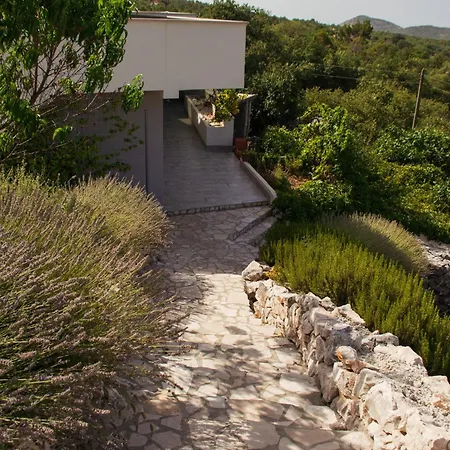 Bed and breakfast On The Rocks