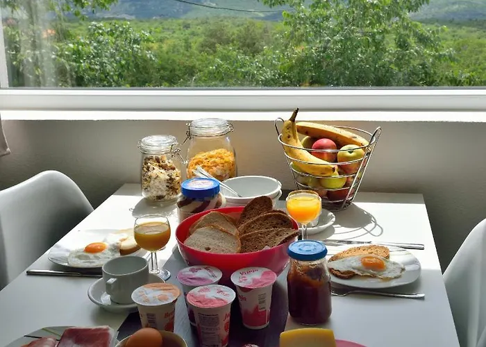 Bed and breakfast On The Rocks 3*