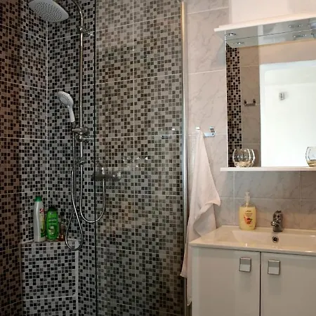 On The Rocks Frühstückspension Blizna Donja