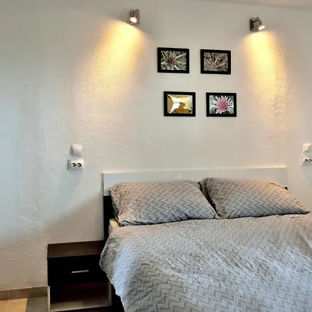 Frühstückspension On The Rocks Blizna Donja