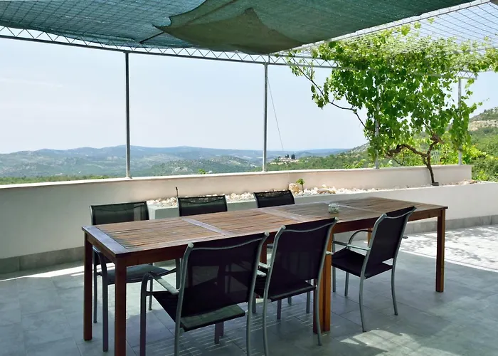 Frühstückspension On The Rocks Blizna Donja